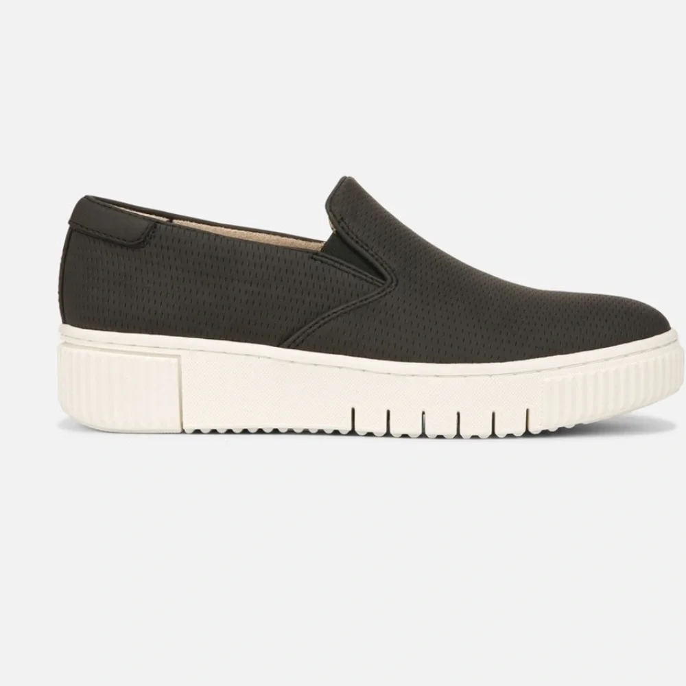 Soul by naturalizer slip on shoe